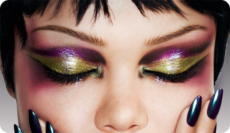 ​ DAZZLE EYES